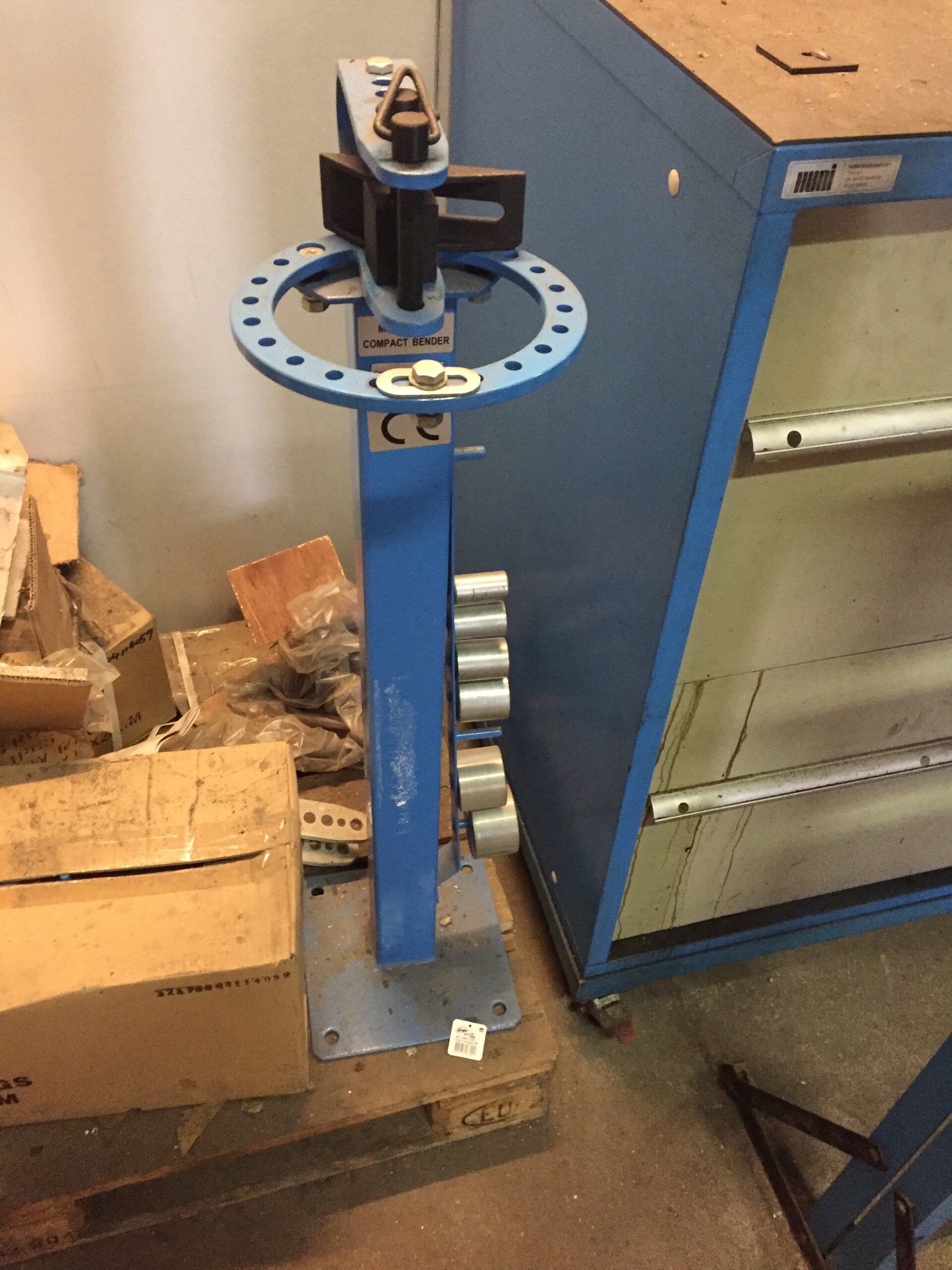 COMPACT BENDER med stativ YP-38